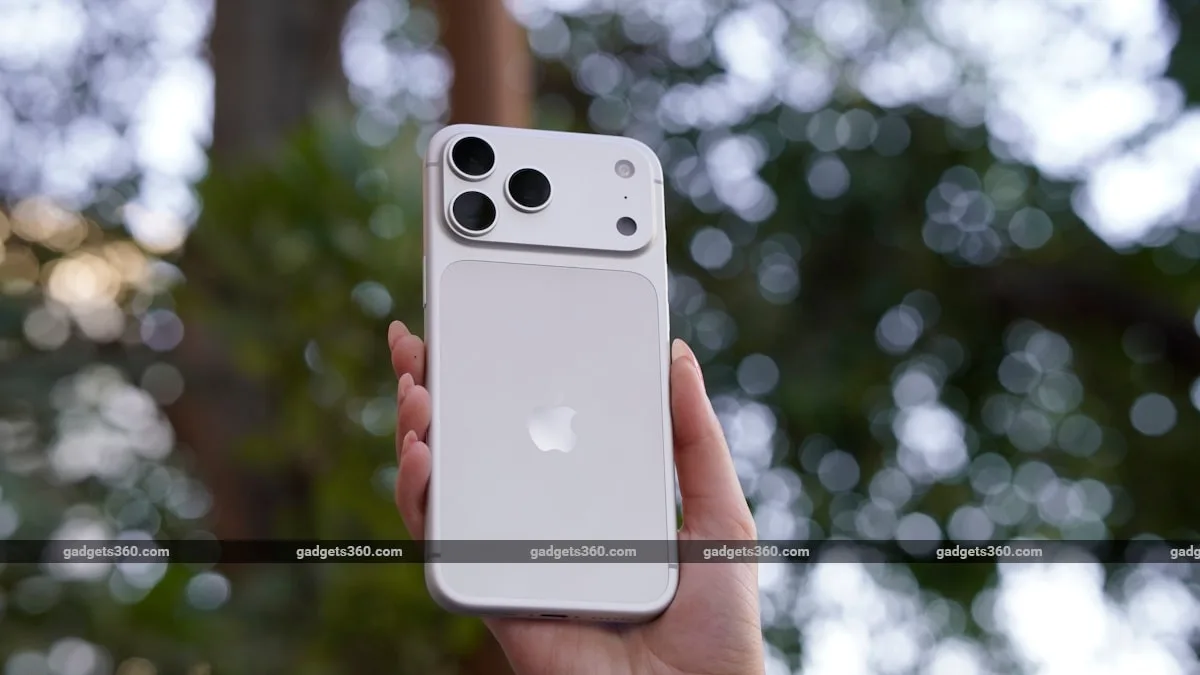 Three Colours for Apple’s iPhone Ultra? A New Leak Says Yes, Gurman Says No