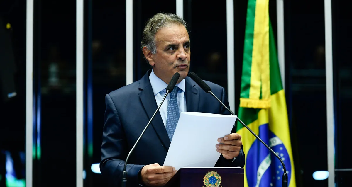 Aécio Neves diz que ‘mudou de rota’ e confirma candidatura ao Senado em Minas Gerais