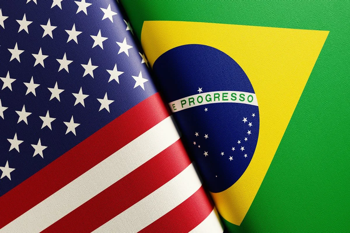 Pesquisa de aliados de Trump: sanções a Moraes não atrapalham Flávio