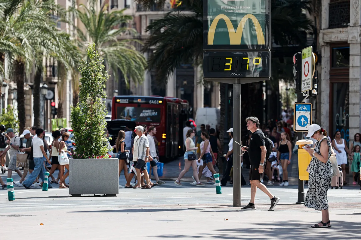 Avisos rojos por calor extremo para hoy en Galicia y para mañana en la Comunidad Valenciana