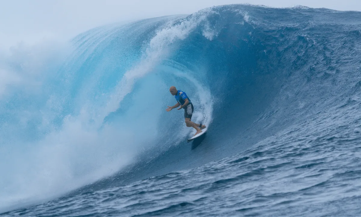 Rei vence o príncipe: Slater dá show e elimina Medina em Teahupo’o