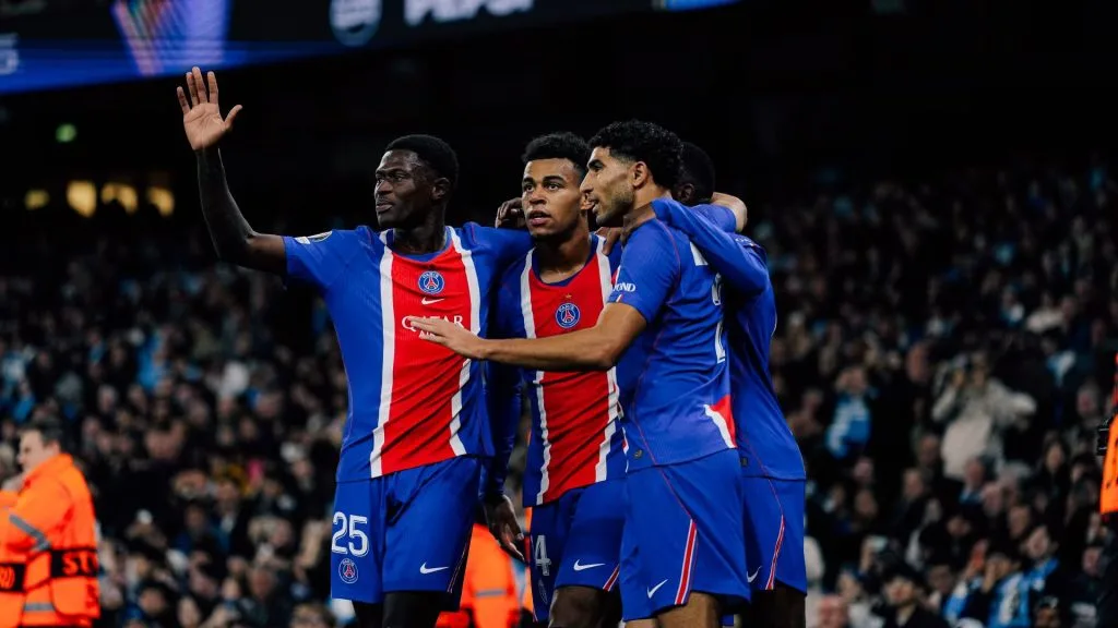 PSG vence Manchester City em duelo de seis gols e mantém 100% na Champions