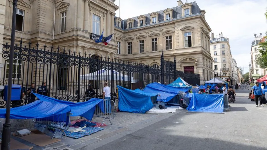 Samu Social : La Mairie de Paris ouvre deux gymnases pour reloger les 253 personnes du campement de Paris Centre