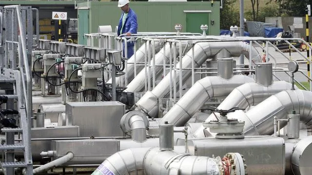 Hohe Kraftstoffpreise: IEA will Ölreserven schneller freigeben
