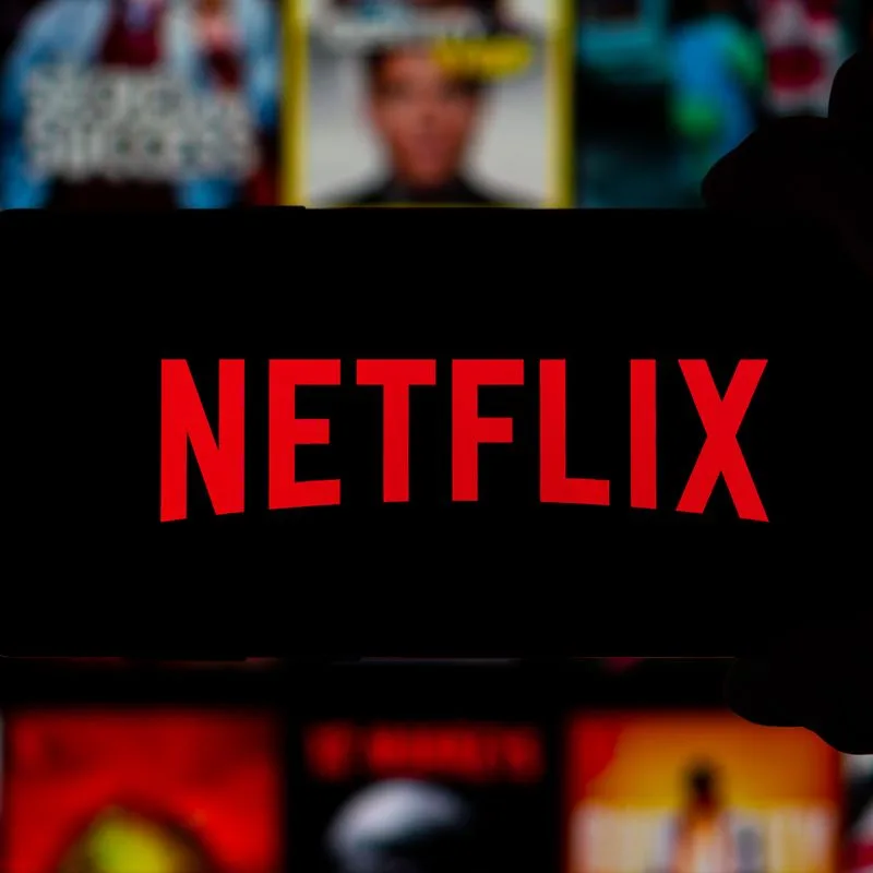 Actualité : Netflix lui confie 55 millions de dollars pour réaliser une série ambitieuse, il en détourne une partie pour s'acheter une Ferrari, cinq Rolls-Royce et investir en bourse