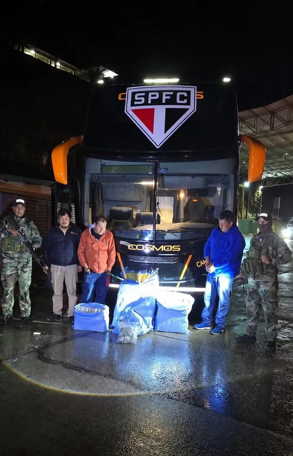 Ônibus que levaria São Paulo para La Paz é apreendido com carga de droga