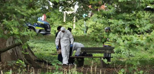 Leverkusen: 20-Jähriger in Park erstochen – Täter auf der Flucht