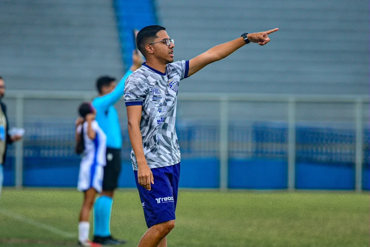 São Raimundo-AM anuncia a renovação do técnico Carlos Daniel para a equipe feminina