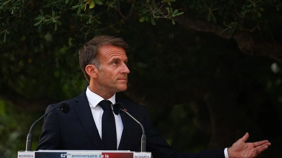 Incendies : Emmanuel Macron promet pour le Var "les mêmes dispositifs" d'aide qu'en Gironde