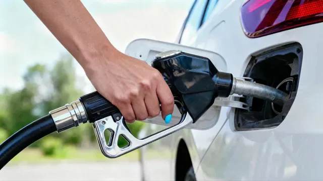 Tem carro a gasóleo? Boas notícias: Preço vai baixar (muito) na 2.ª-feira
