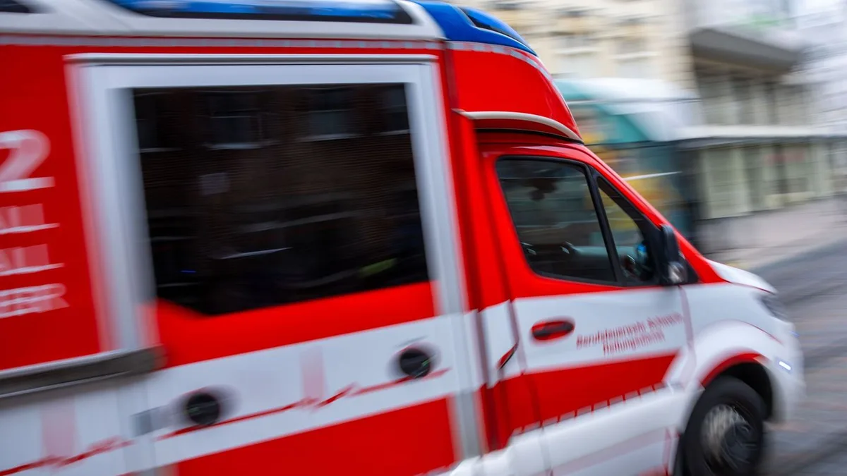 Unfall: Auto rast durch Fußgängerzone - Verletzte