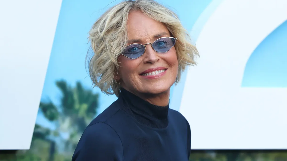 Sharon Stone explica por qué a sus 68 años lleva "bastante tiempo en celibato" y qué vio cuando estuvo a punto de morir