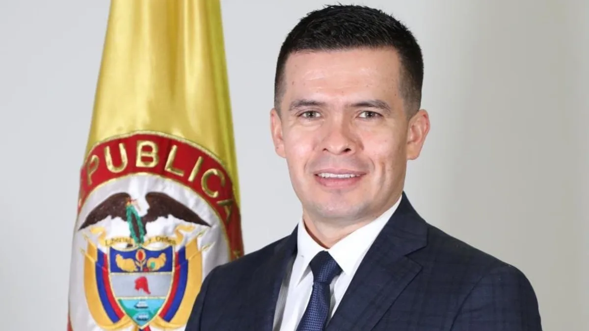 Rolando Ramírez, el funcionario del Inpec relacionado con el tarimazo en Medellín, saldría de la entidad: también lo vinculan con el traslado de alias Carlos Pesebre