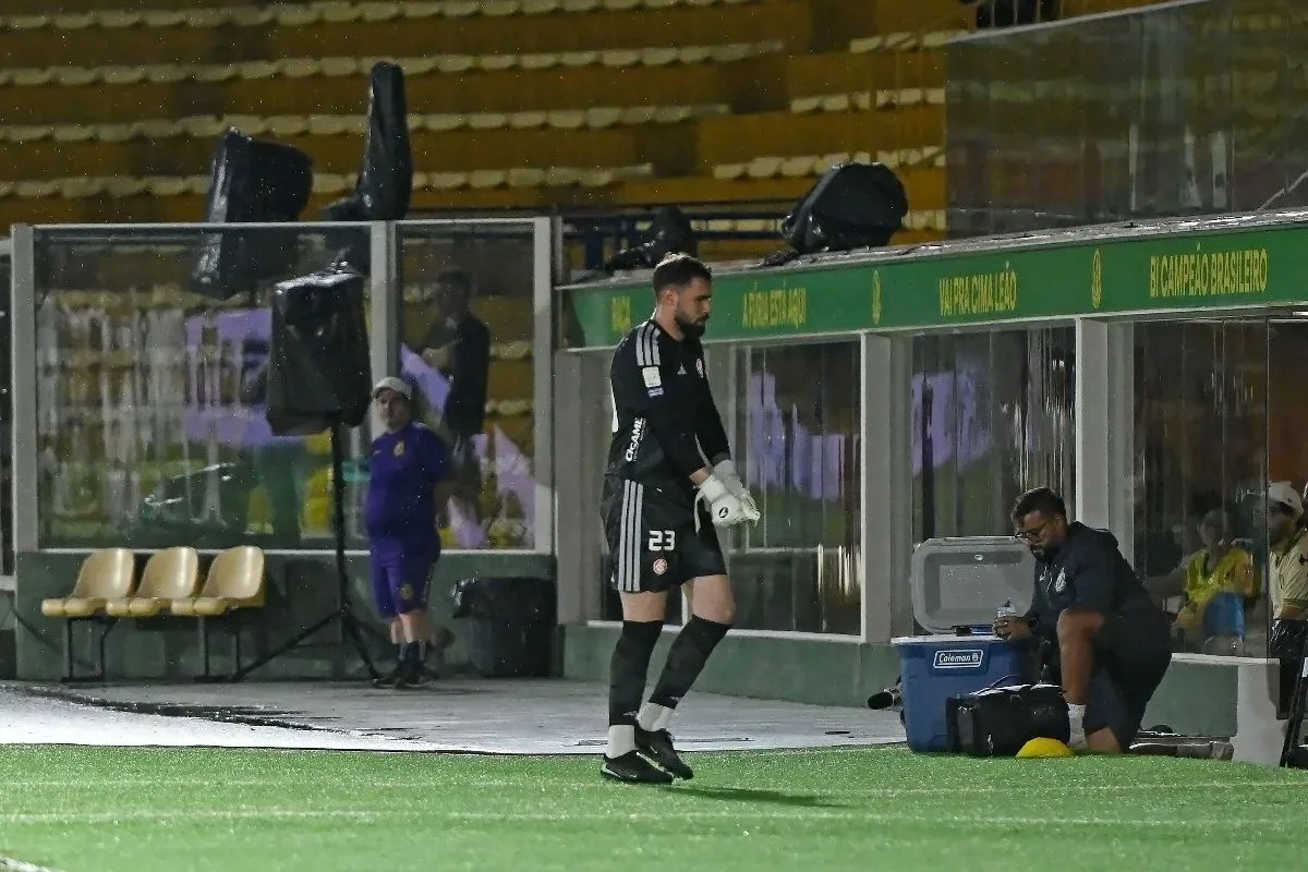 Eduardo Baptista protege Matheus Cunha e Félix Torres e mira recuperação do Inter