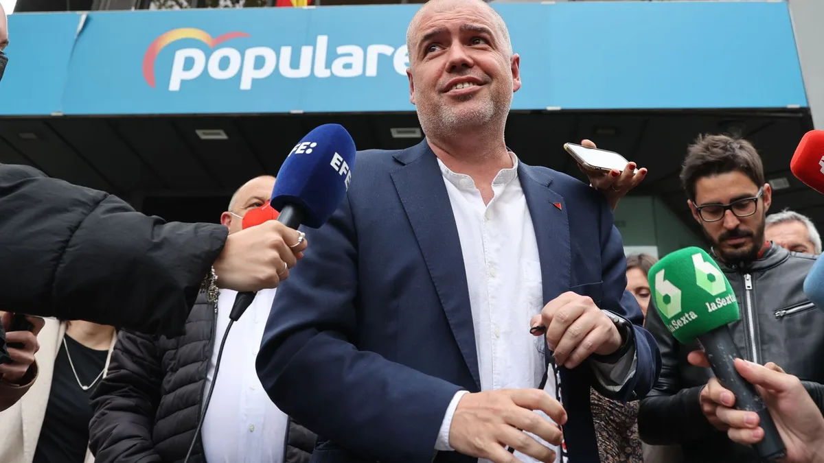 Feijóo se prepara para ver "las calles arder" si el PP llega a Moncloa y pone ya distancia con los sindicatos
