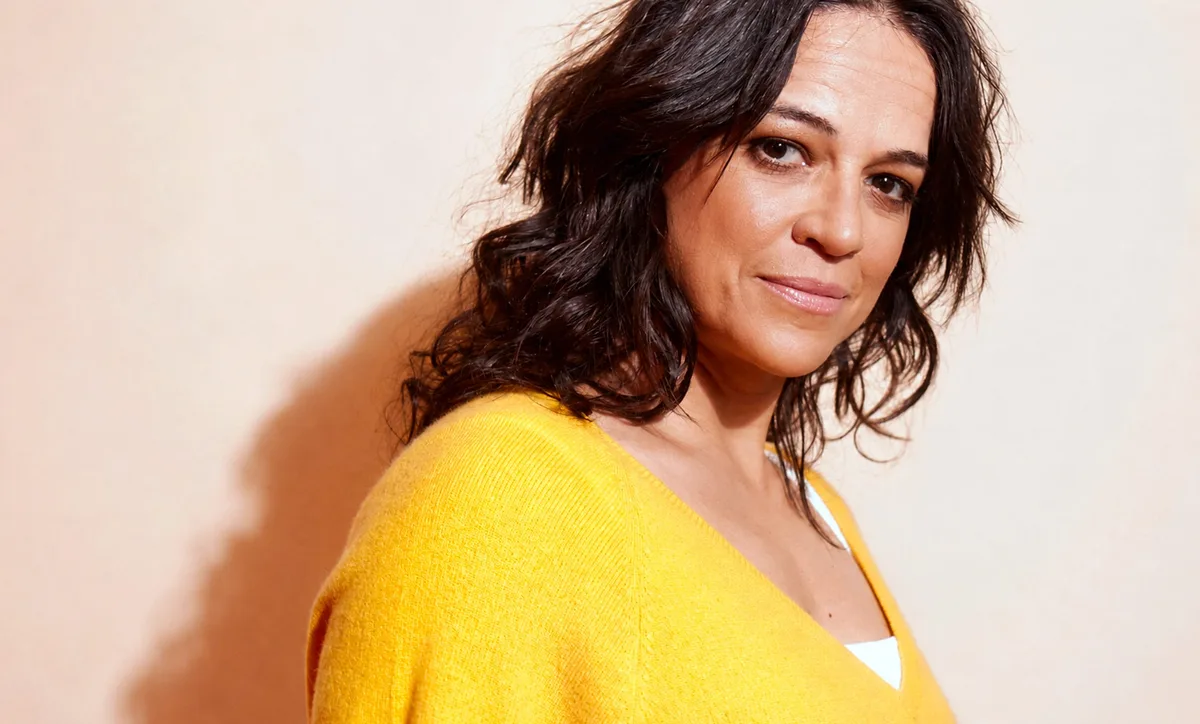 Michelle Rodriguez, actriz de 'Fast & Furious', 48 años: "Yo venía de ser Testigo de Jehová, así que era una cría a la que no le impresionaba ni importaba nada"