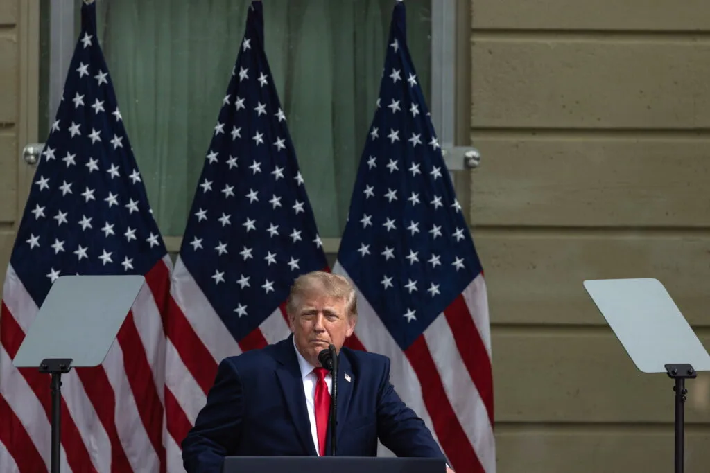 Trump deseja boa recuperação ao Papa Leão XIV