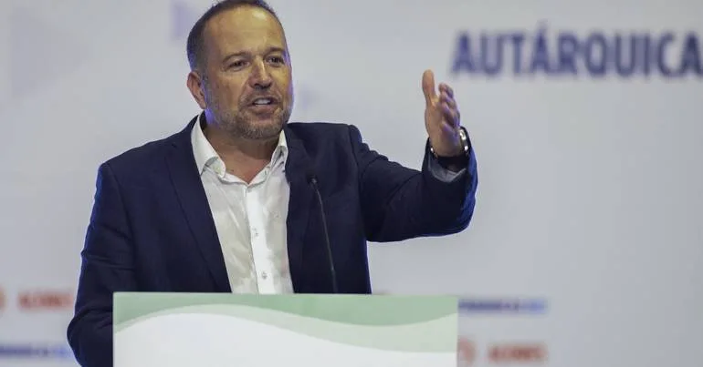 PS exige à República "apoios prometidos" à agricultura