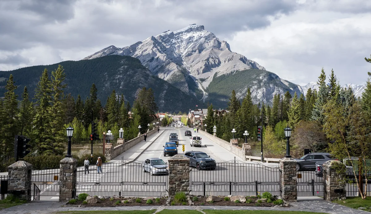 Passenger-rail backers file Calgary-to-Banff proposal with Alberta government
