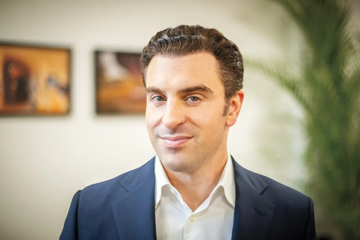 Brian Chesky: "Los desafíos de vivienda son más grandes que Airbnb"