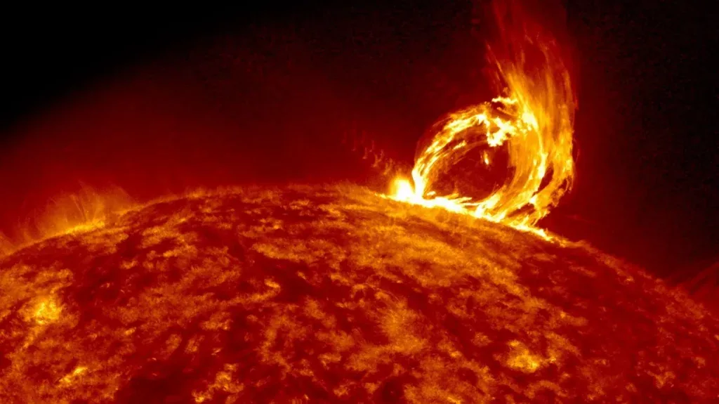 Tempestade solar vai atingir a Terra nas próximas horas