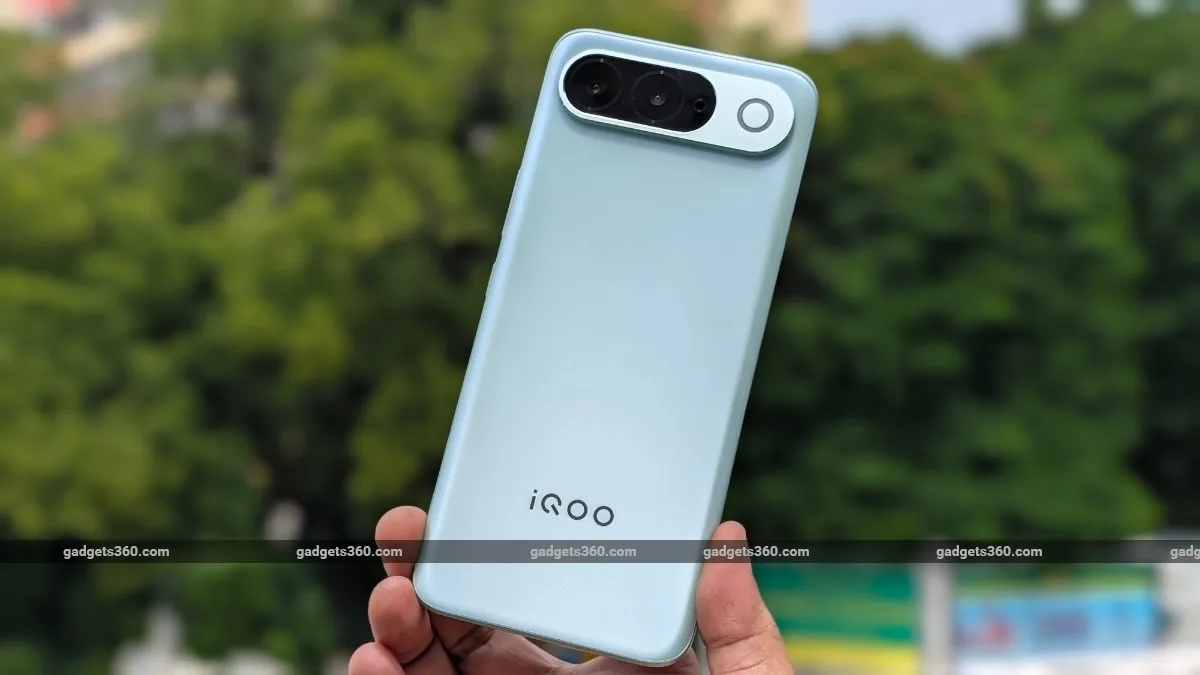 iQOO Z11 Launched in India With Dimensity 7500 Turbo Chip, 7,050mAh Battery: Price, Specifications