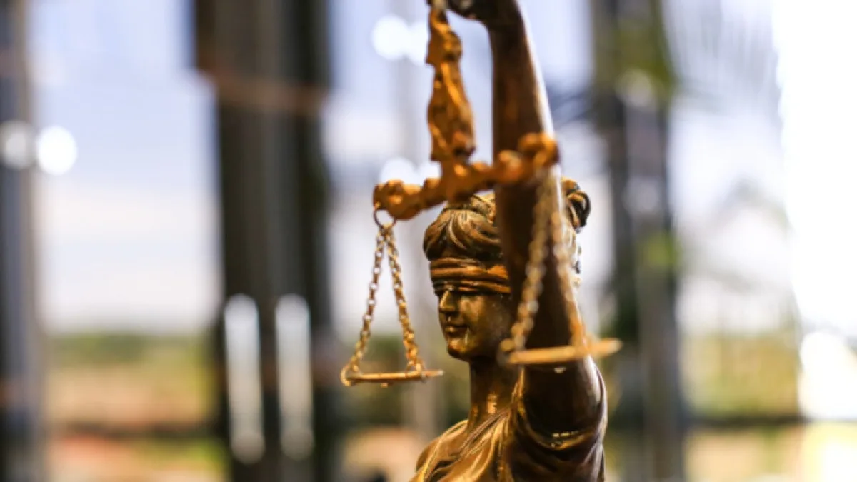 Justiça manda cidade de MG demitir servidores e abrir concurso público