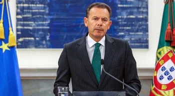Preços dos combustíveis. Montenegro anuncia medidas de apoio mas rejeita "reeditar tragédia"