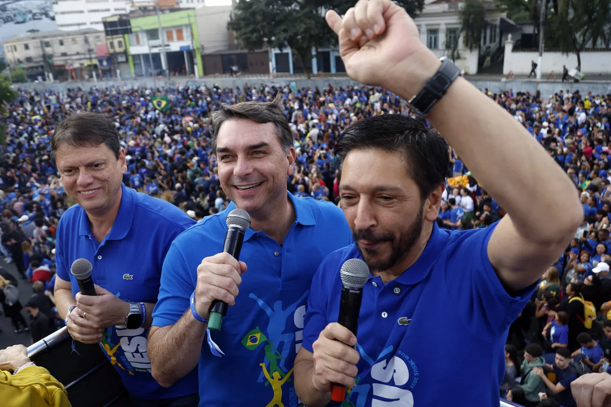 Tarcísio e Nunes recebem Flávio Bolsonaro no domingo e MDB oficializa apoio na terça
