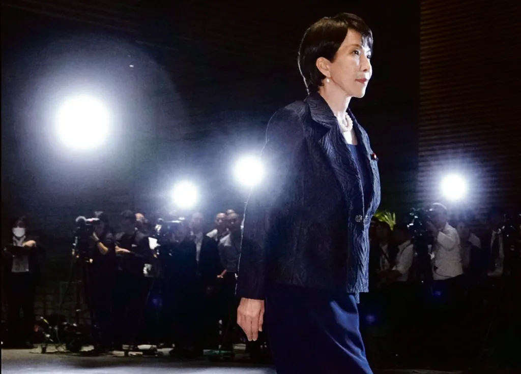 Japão: Aprovação da primeira-ministra cai para menos de 50%