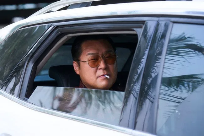 윤경호의 새 얼굴..‘타짜4’ 등판 “최국희 감독 문자에 출연, 무거운 마음”