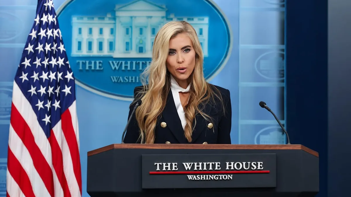 Eilmeldung - Trump: Neue Sprecherin sollte Posten „überdenken“