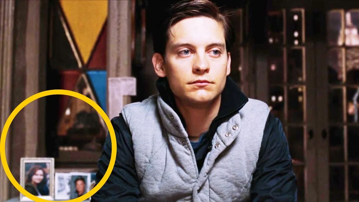 Spider-Man 2 sur TMC : faites un arrêt sur image à 20 minutes et 43 secondes, et regardez bien derrière Peter Parker