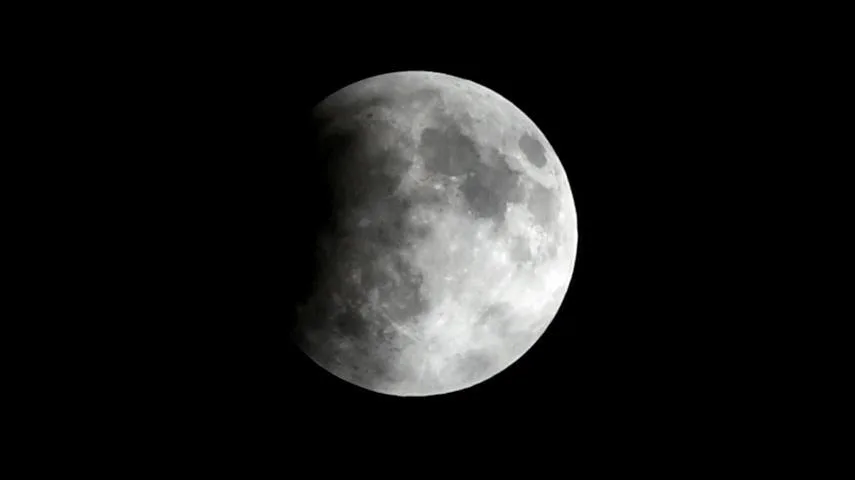 Une éclipse va faire disparaître 96 % de la Lune ce vendredi au petit matin