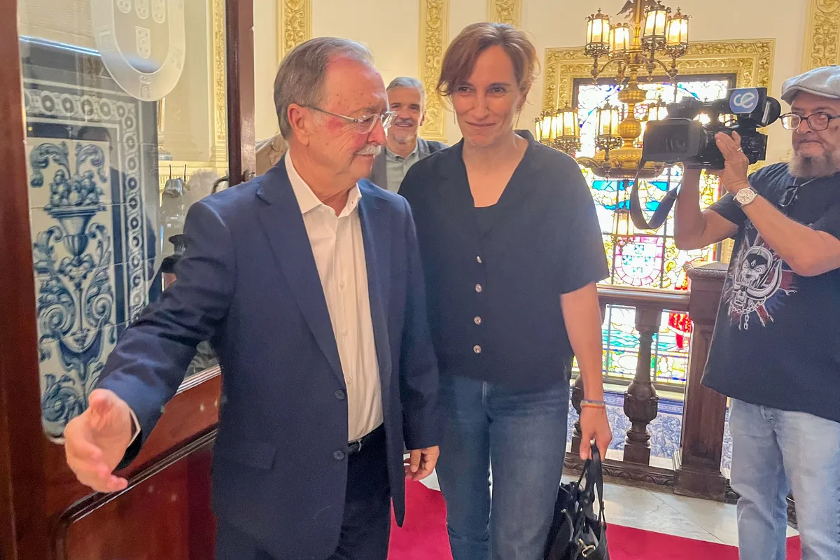 Mónica García niega el "colapso sanitario" en Ceuta que denuncian los médicos y el PP: "No hemos hecho venir a nadie de vacaciones"