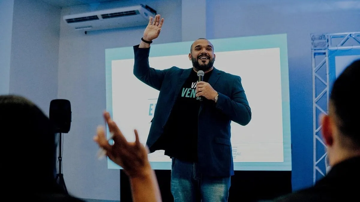 Com abordagens sobre potencial e realização de sonhos, Montanha ministra palestra no Acre a convite do governo do Estado