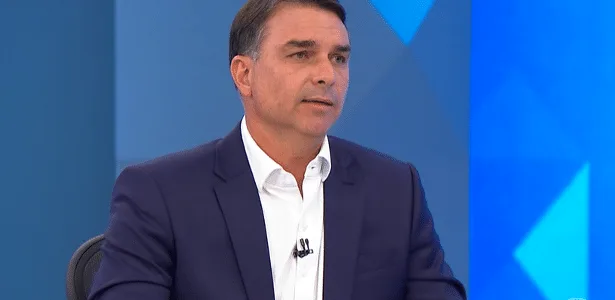 Sakamoto: Flávio se viu sem argumentos no JN e inventou reunião em Brasília