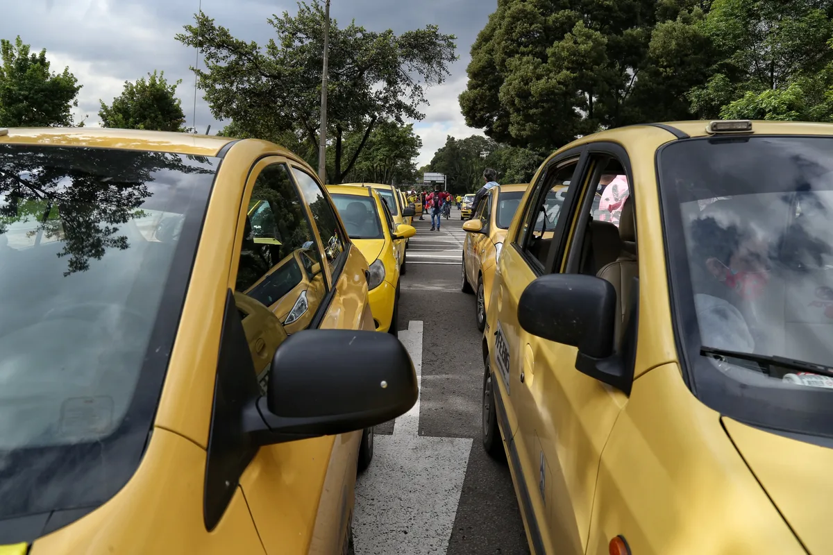 Los taxis de las zonas afectadas por el terremoto deberán volver a usar una planilla para circular entre municipios