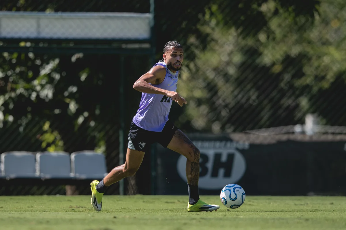 Atlético-MG busca zagueiro? Alexsander no Santos? CEO do Atlético-MG detalha negociações
