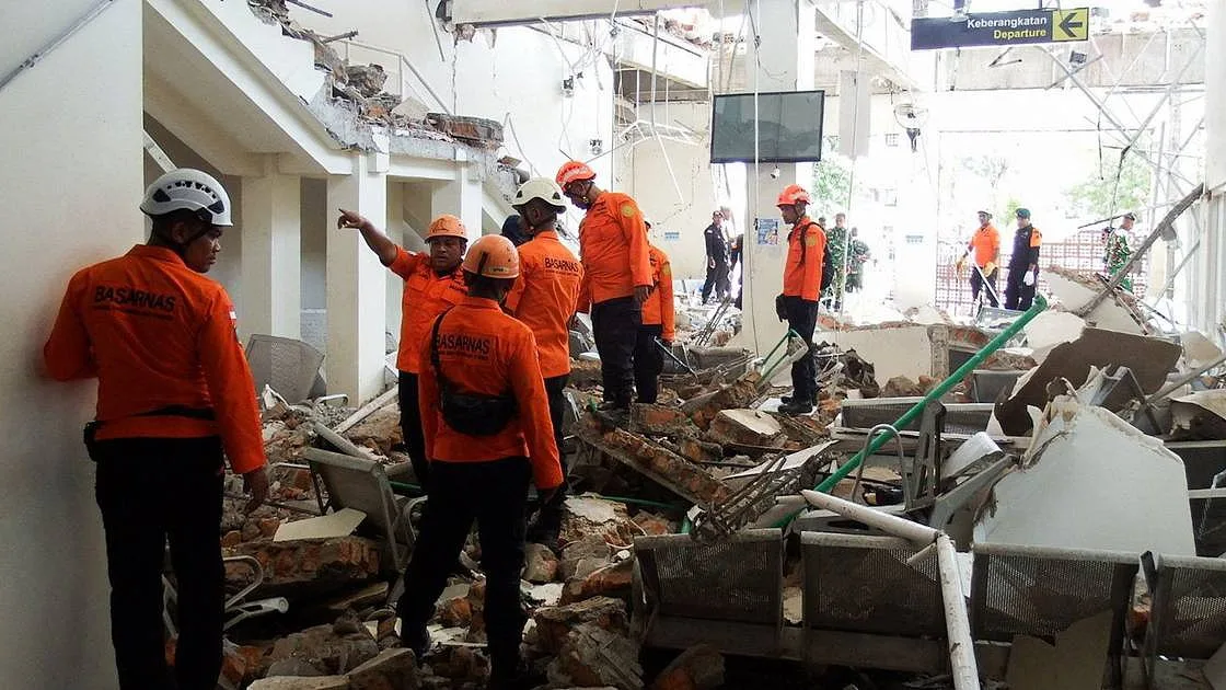 Sismo na Indonésia: balanço de vítimas mortais do abalo na ilha de Flores sobe para 68