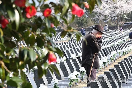 제주4·3 기억하며 '작별하지 않는다'…전국 시민 400명 대합창