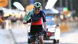 VÍDEO: Paul Seixas faz história com triunfo a «solo» na Volta à Lombardia