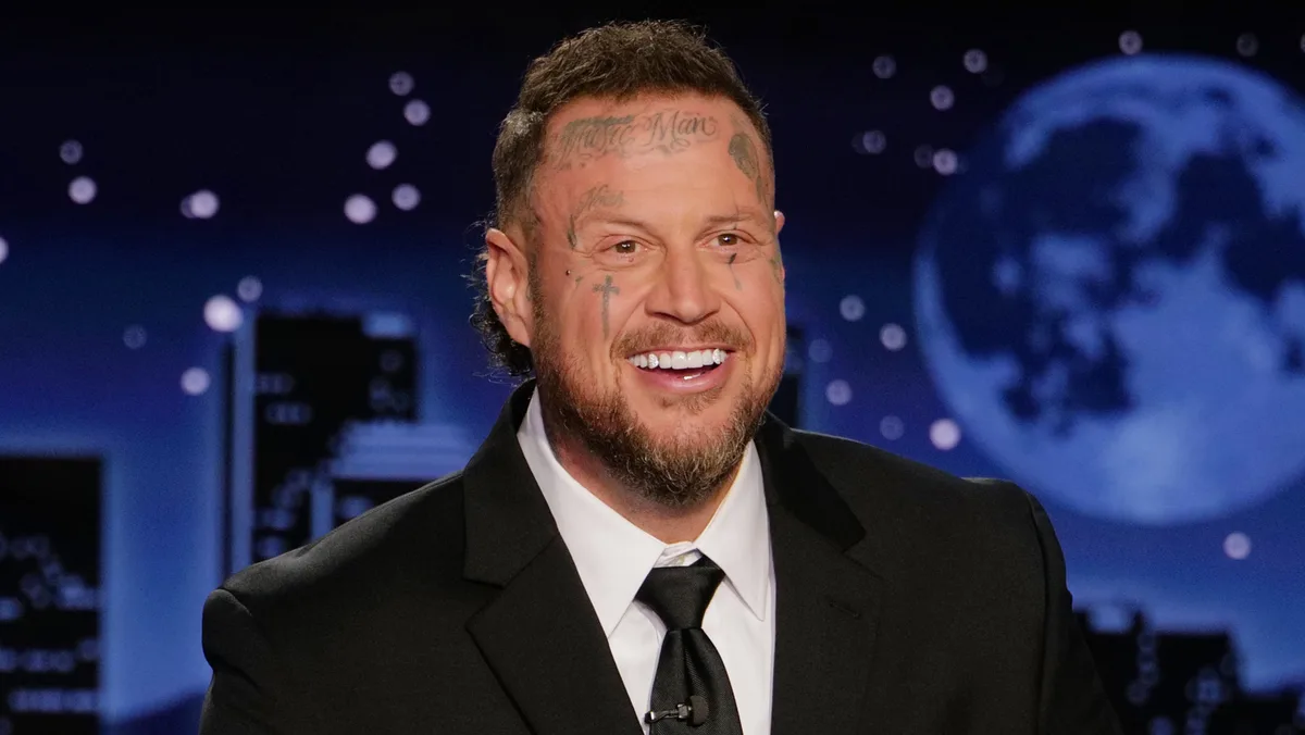 Jelly Roll Slams Politicians On Both Sides For “Sh*t Job,” Addresses 2024 Trump Photo: “A Handshake Is Not An Endorsement”
