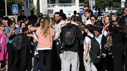 Collège d'Aubagne : "Qu'est-ce qui va changer demain ?", demande le Syndicat national des lycées et collèges, qui appelle à "arrêter la politique de l'excuse"