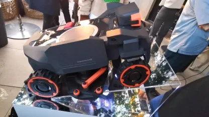 Segway Navimow H5 Pro: Neuer Mähroboter schneidet mit ausfahrbarem Arm erstmals bis zur Rasenkante