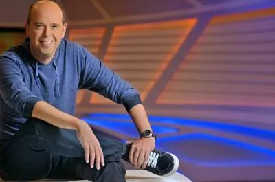"Língua dura": Alex Escobar detalha mal-estar ao vivo na Globo