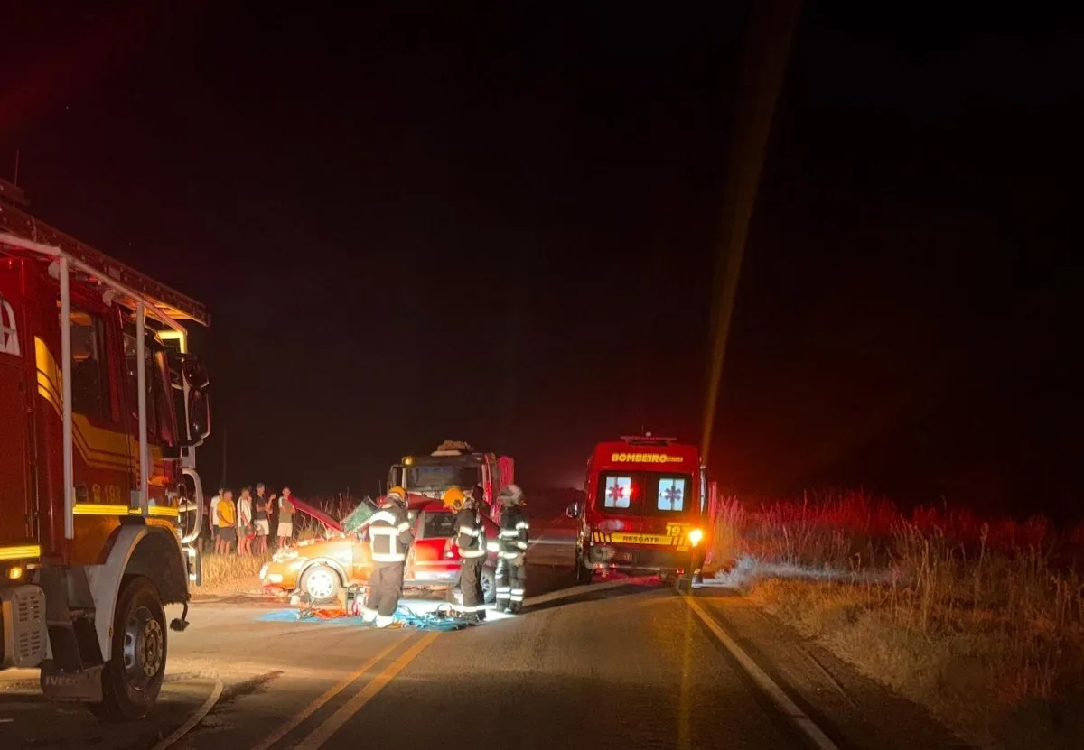 Passageiro morre e motorista fica ferido após acidente com caminhão em trevo na TO-010