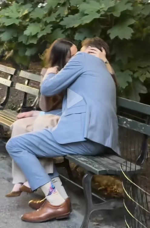 16세 연하 女변호사와 ‘공원 키스’했다가…美 거물 변호사 해고 위기