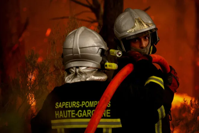 Les pompiers en colère montent un front syndical inédit face au ministre de l’intérieur