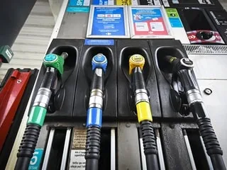 INFOGRAPHIES. Carburants : la hausse des prix se poursuit, un millier de stations en rupture ce lundi